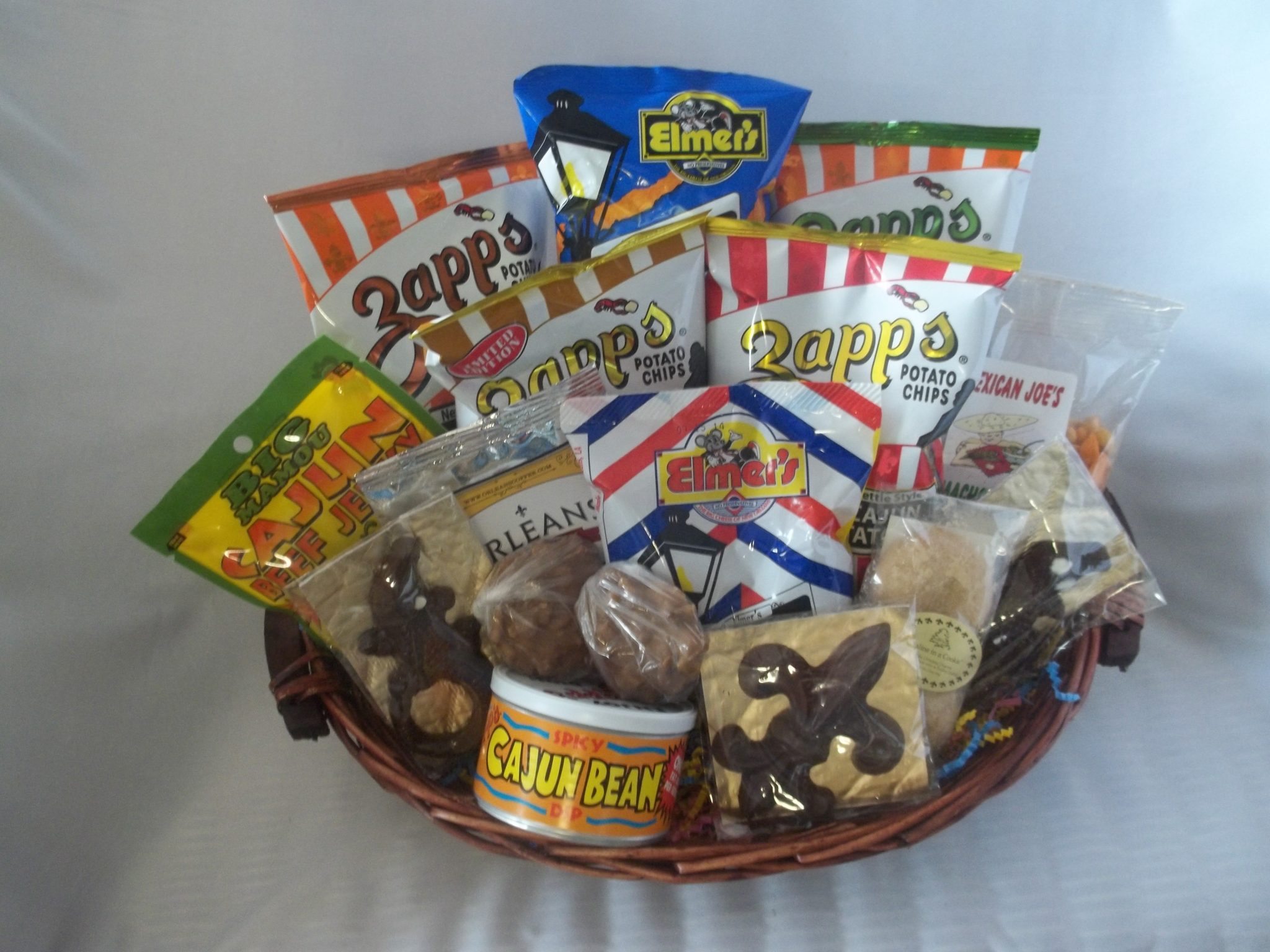 Snacks Galore | Cajun gift baskets | New Orleans gift baskets | Louisiana gift basketsCajun gift ...